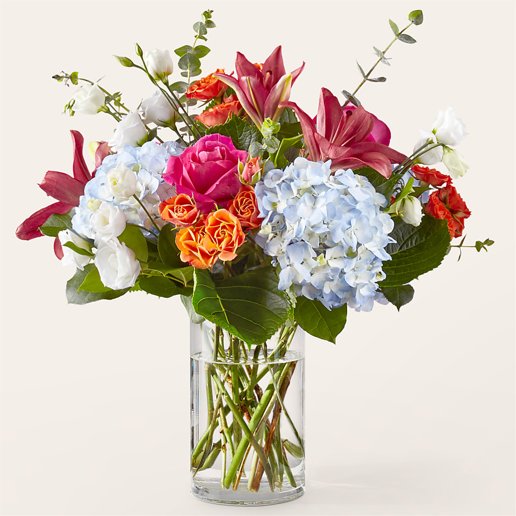 Awestruck Luxury Bouquet – Red Rose Flowers, Salinas CA