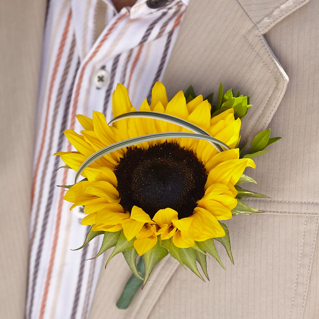 Free Spirit Boutonniere – Red Rose Flowers, Salinas CA