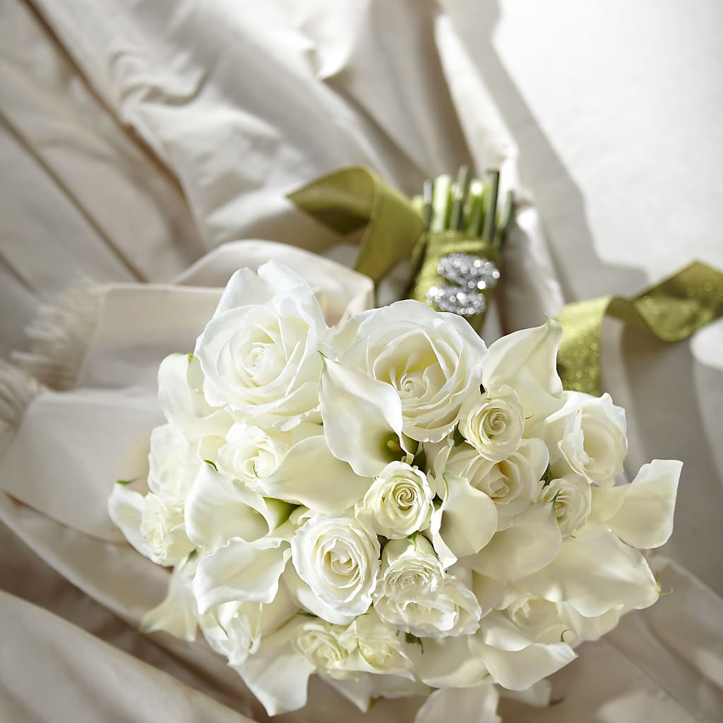 Serene Highness Bouquet – Red Rose Flowers, Salinas CA
