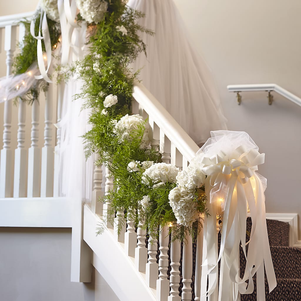 Champagne Dreams Garland – Red Rose Flowers, Salinas CA