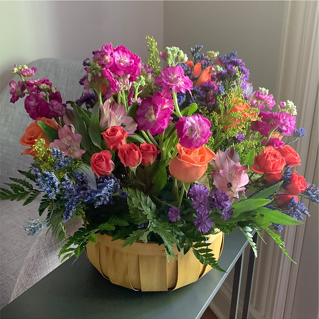 Garden of Life Basket –  Red Rose Flowers, Salinas CA