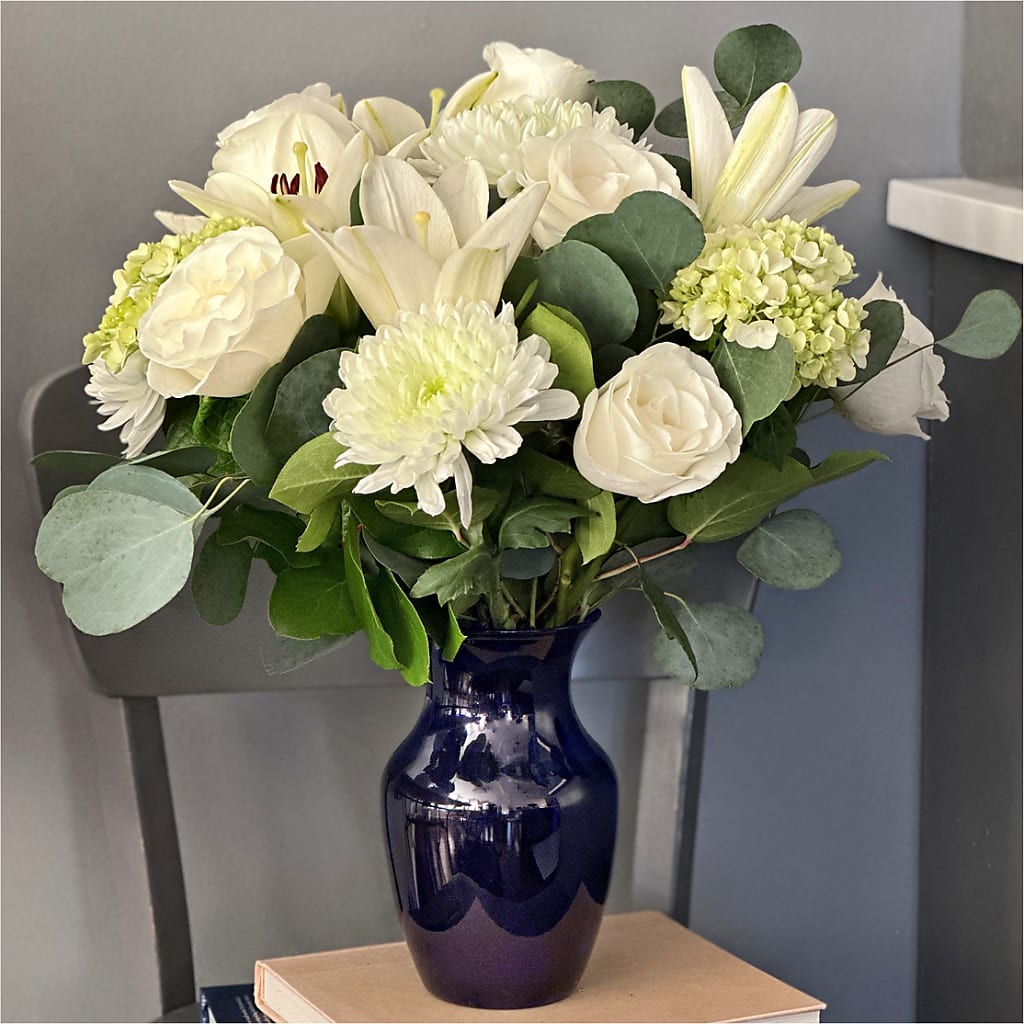 Snowy Dreams Bouquet –  Red Rose Flowers, Salinas CA