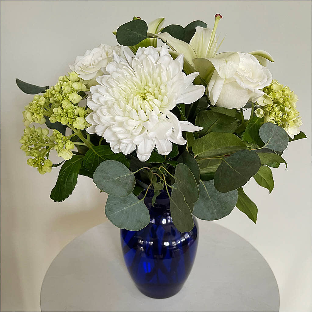 Snowy Dreams Bouquet –  Red Rose Flowers, Salinas CA